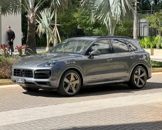 PORSCHE CAYENNE 2023