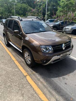 RENAULT DUSTER 2016