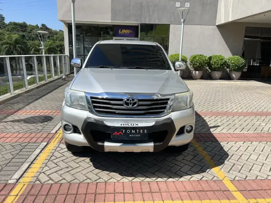 TOYOTA HILUX 2014