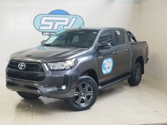 TOYOTA HILUX 2024