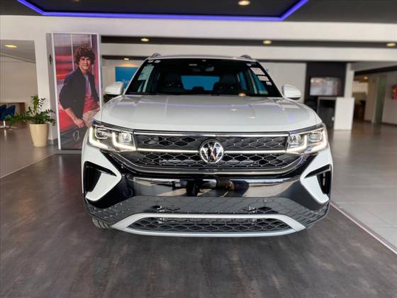VOLKSWAGEN TAOS 2024