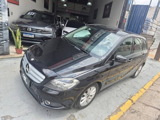 MERCEDES-BENZ B 200 2013