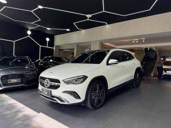 MERCEDES-BENZ GLA 200 2025