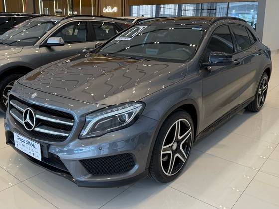 MERCEDES-BENZ GLA 250 2017