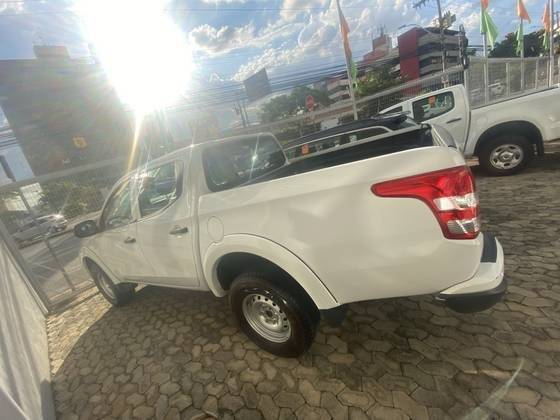 MITSUBISHI L200 TRITON 2023