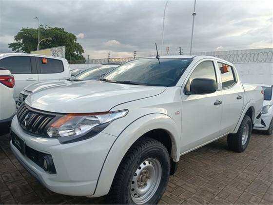 MITSUBISHI L200 TRITON 2023