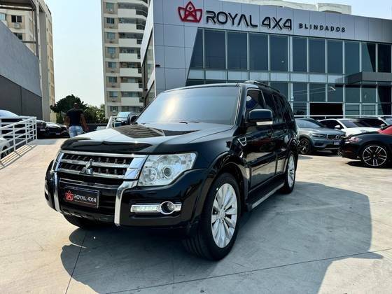 MITSUBISHI PAJERO FULL 2016