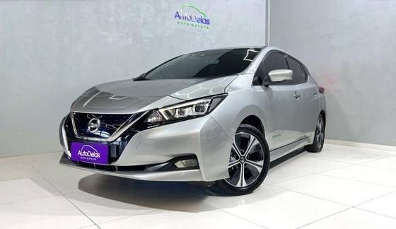NISSAN LEAF 2022