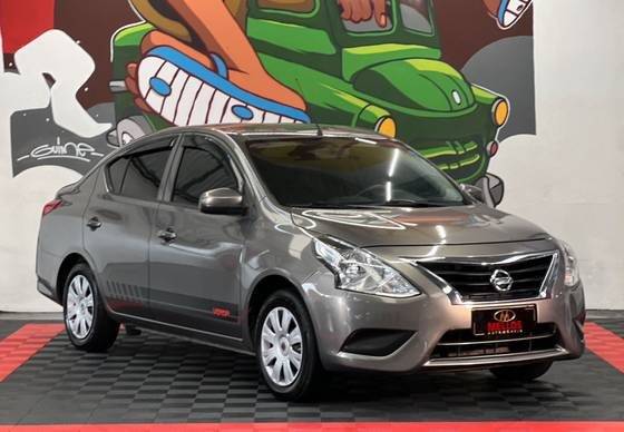 NISSAN VERSA 2021