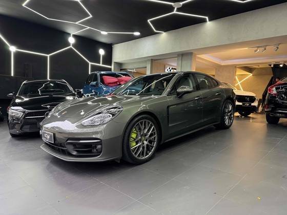 PORSCHE PANAMERA 2023