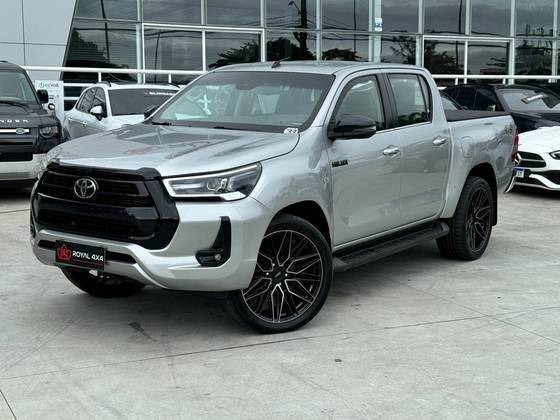 TOYOTA HILUX 2021