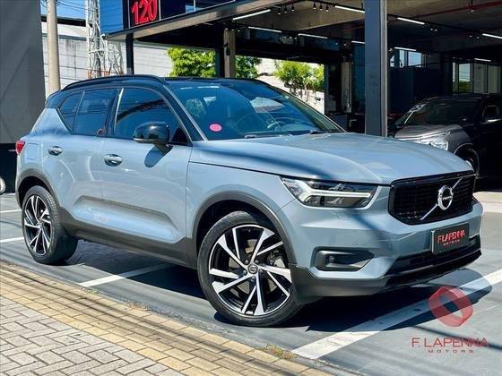 VOLVO XC40 2021