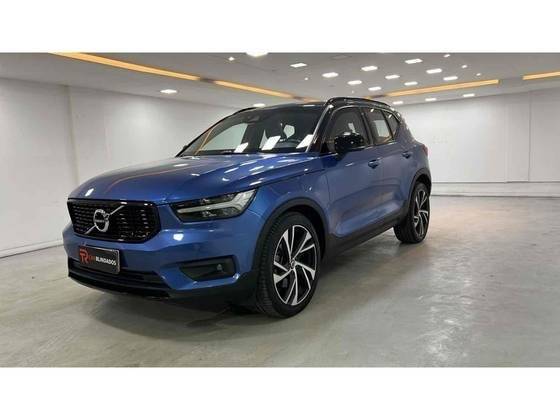 VOLVO XC40 2019