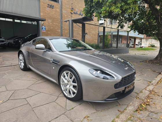 ASTON MARTIN VANTAGE 2012