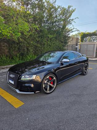 AUDI RS5 2011