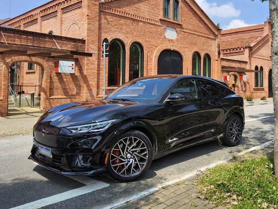 FORD MUSTANG MACH-e 2023