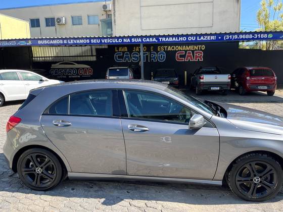 MERCEDES-BENZ A 200 2015