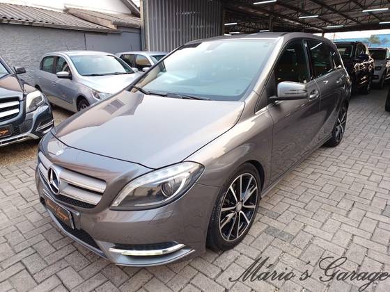 MERCEDES-BENZ B 200 2015