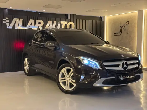 MERCEDES-BENZ GLA 200 2015