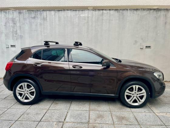 MERCEDES-BENZ GLA 200 2017