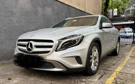 MERCEDES-BENZ GLA 200 2015
