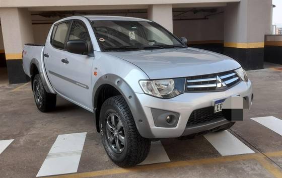 MITSUBISHI L200 TRITON 2013