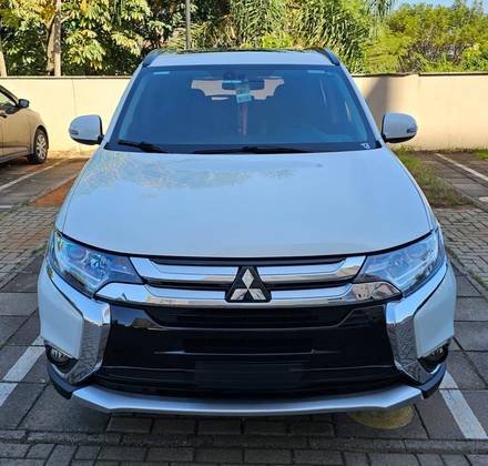 MITSUBISHI OUTLANDER 2016