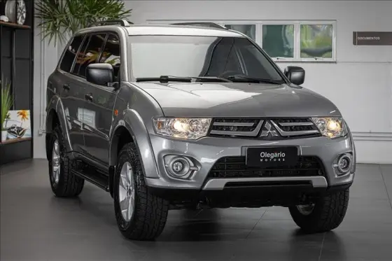 MITSUBISHI PAJERO 2016