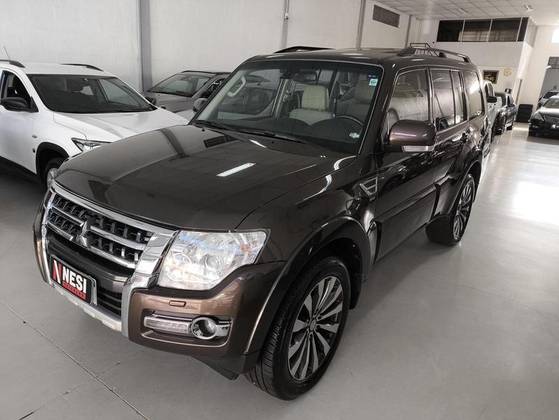 MITSUBISHI PAJERO FULL 2019
