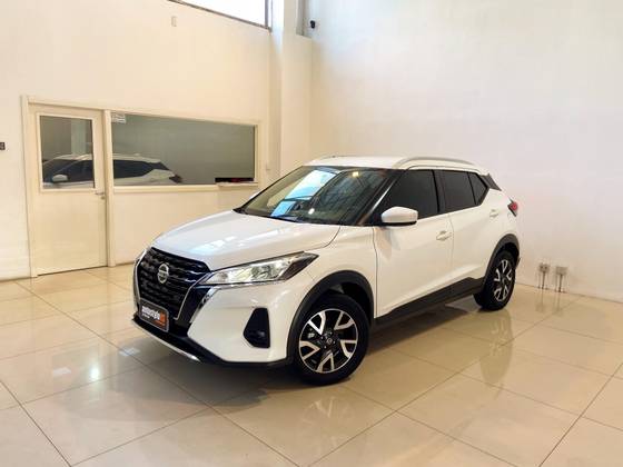 NISSAN KICKS 2022