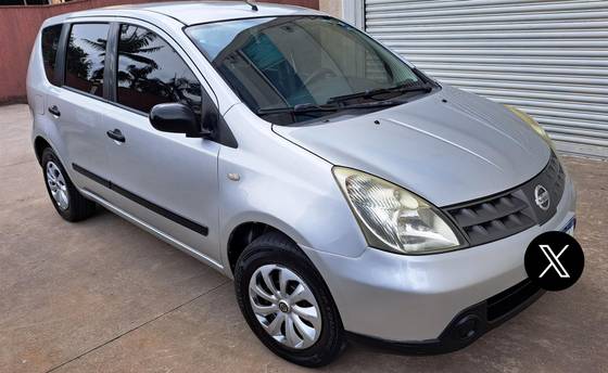 NISSAN LIVINA 2010