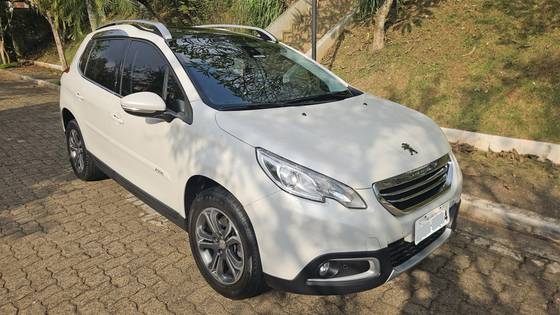 PEUGEOT 2008 2017