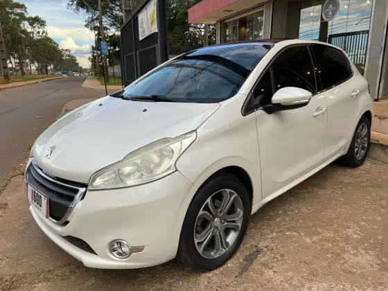 PEUGEOT 208 2014
