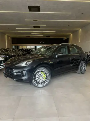 PORSCHE CAYENNE 2020