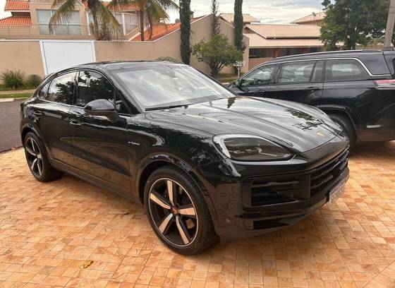 PORSCHE CAYENNE 2025