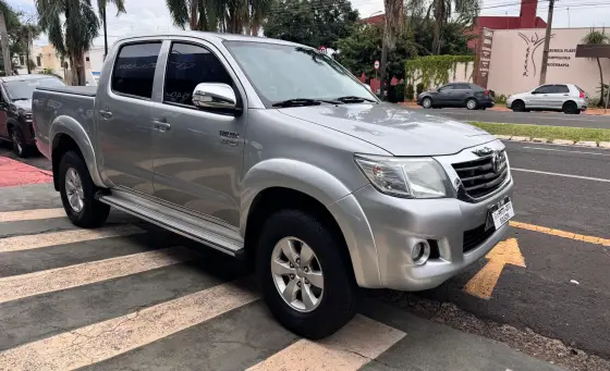 TOYOTA HILUX 2015