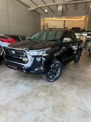 TOYOTA HILUX 2021