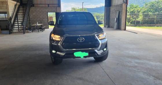 TOYOTA HILUX 2022