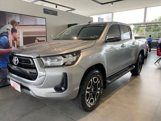TOYOTA HILUX 2024
