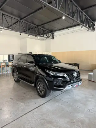 TOYOTA HILUX SW4 2022