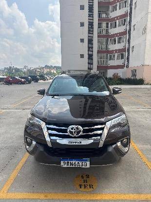 TOYOTA HILUX SW4 2017