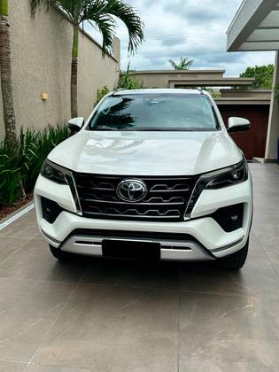 TOYOTA HILUX SW4 2021