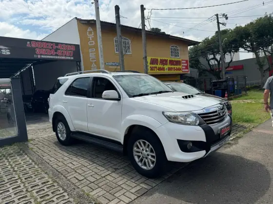 TOYOTA HILUX SW4 2014