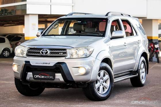TOYOTA HILUX SW4 2010
