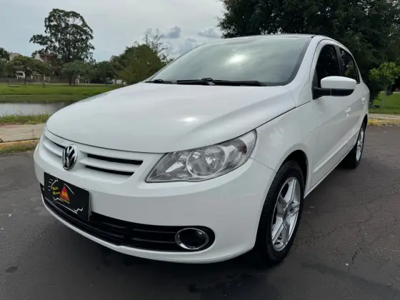 VOLKSWAGEN VOYAGE 2011