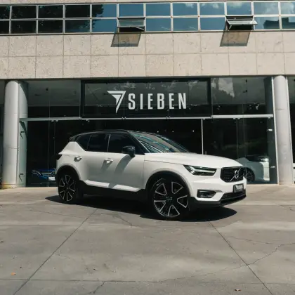 VOLVO XC40 2021