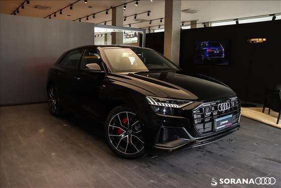 AUDI Q8 2023