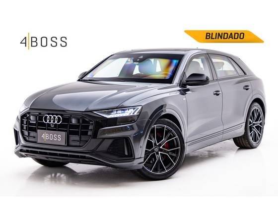 AUDI Q8 2022