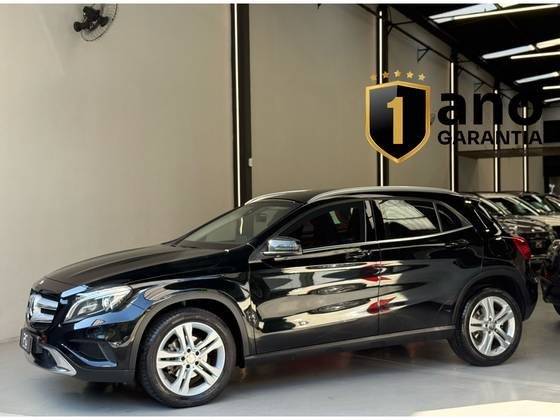 MERCEDES-BENZ GLA 200 2017