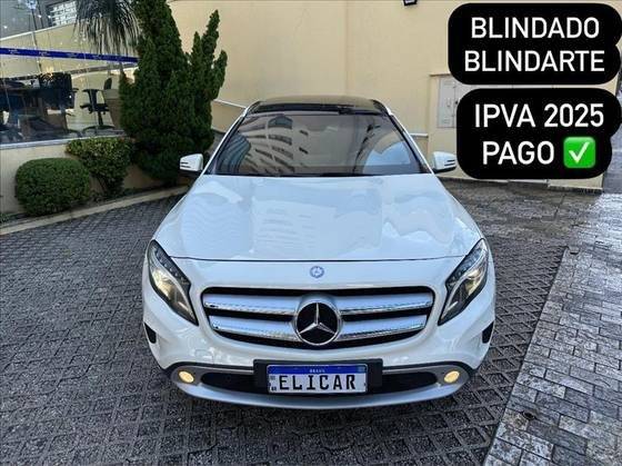 MERCEDES-BENZ GLA 200 2016